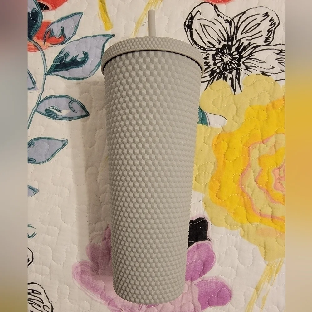 NWT Starbucks Light Gray Matte Studded Venti Tumbler LATAM 2022 Release